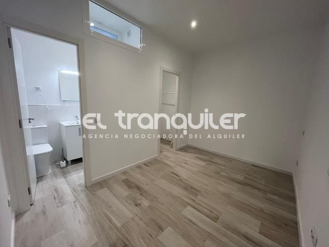 Bedroom of Flat to rent in  Madrid Capital  with Air Conditioner and Washing machine