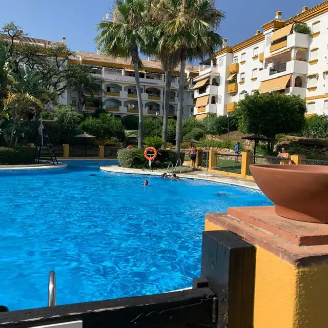 Piscina de Apartament de lloguer en Marbella amb Aire condicionat, Terrassa i Moblat