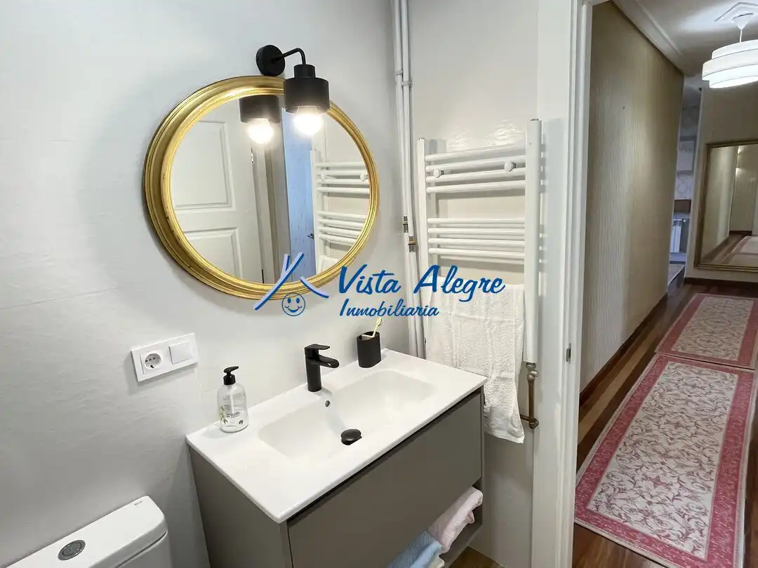 Badezimmer von Wohnung zum Verkauf in Haro mit Klimaanlage, Heizung und Parkett