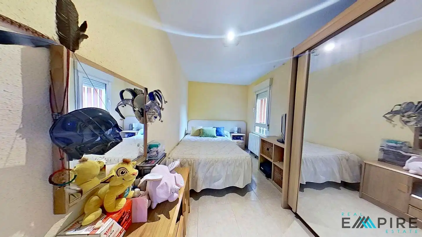 Habitación de Planta baja en venta en Fuenlabrada con Calefacción, Terraza y Trastero