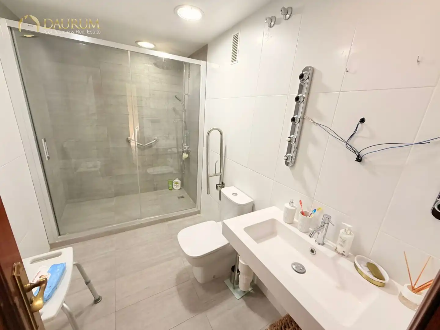 Bathroom of Flat for sale in Málaga  with Air Conditioner, Heating and Terrace