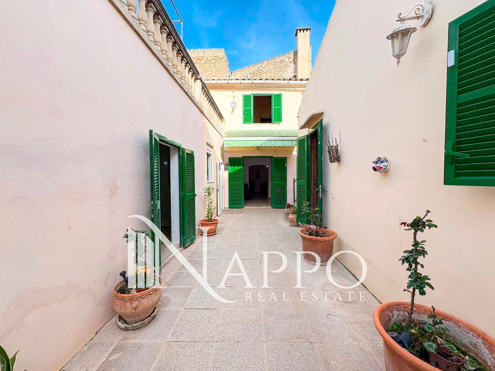 Vista exterior de Casa o xalet en venda en Petra amb Terrassa, Moblat i Alarma