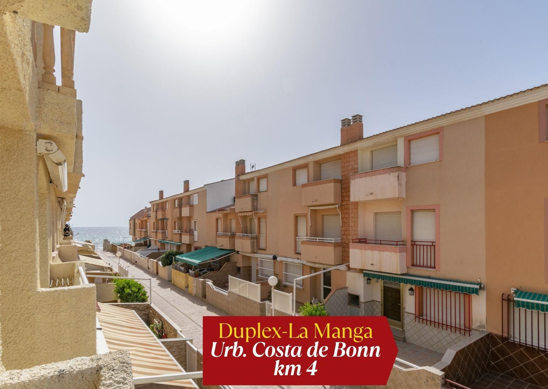 Vista exterior de Dúplex en venda en La Manga del Mar Menor amb Jardí privat, Terrassa i Traster