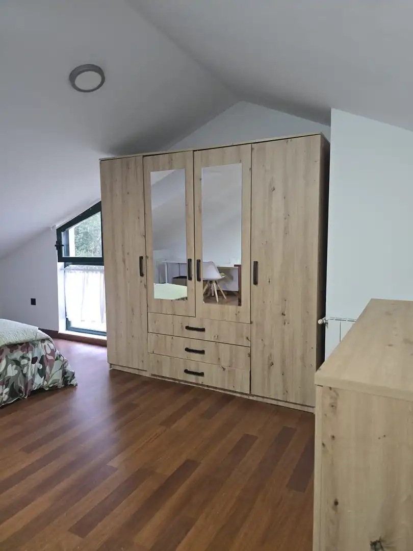 Schlafzimmer von Wohnung zur Miete in Piélagos mit Heizung, Parkett und Möbliert