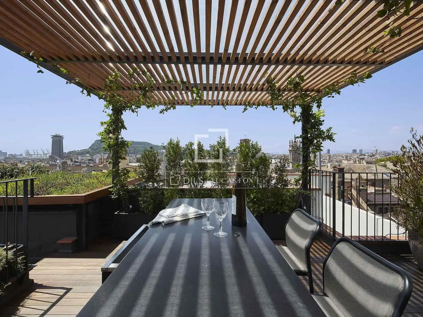 Terrasse von Dachboden zum Verkauf in Barcelona mit Klimaanlage, Heizung und Parkett