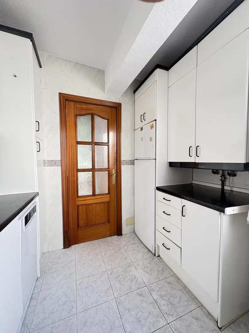 Küche von Wohnung zur Miete in Madrid mit Klimaanlage, Heizung und Parkett
