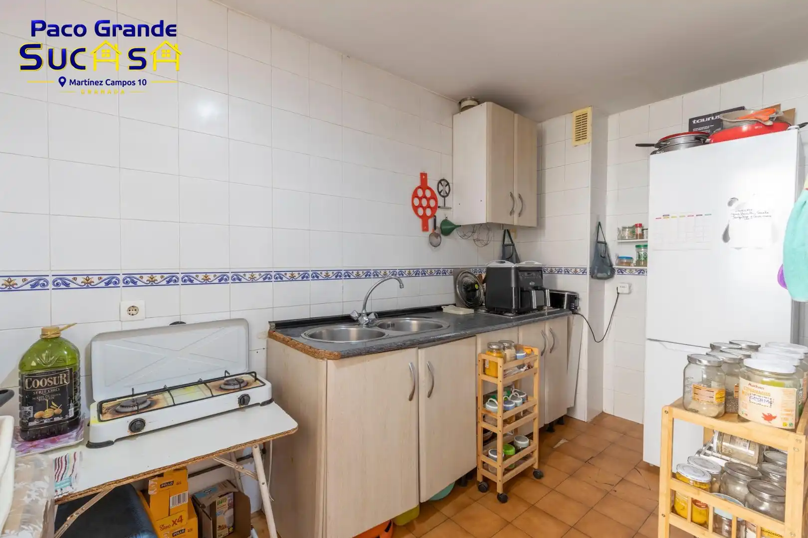 Kitchen of Flat for sale in Granada  with Heating, Terrace and Furnished