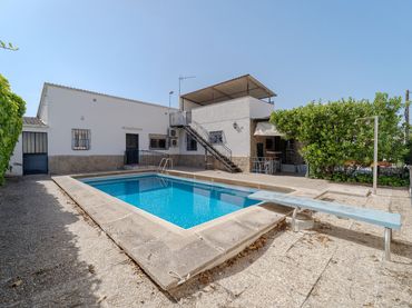 Villa con piscina in vendita a Calle de la Fábrica