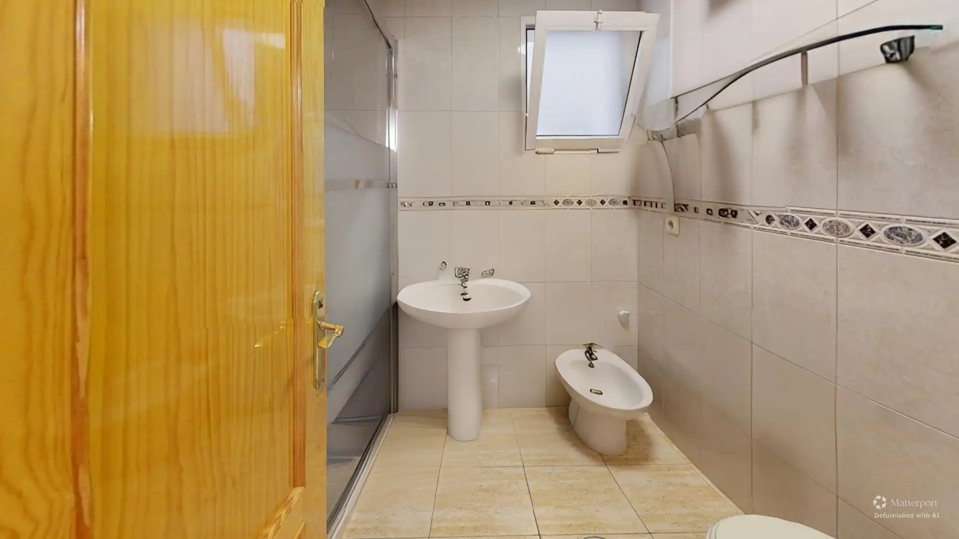 Bany de Pis en venda en Torrevieja amb Aire condicionat, Terrassa i Moblat