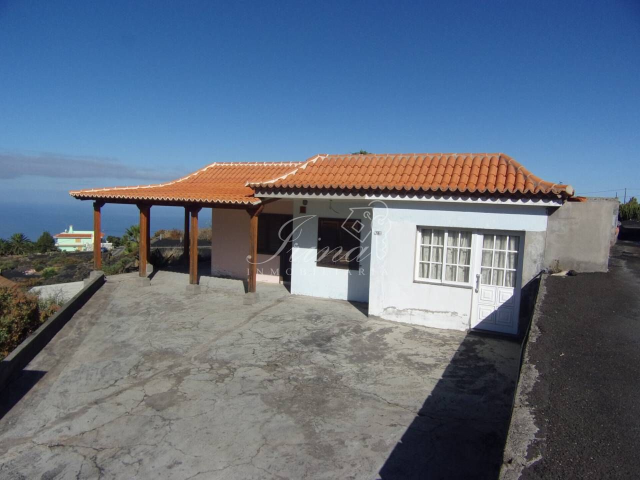 Vista exterior de Casa o xalet en venda en Los Llanos de Aridane amb Jardí privat