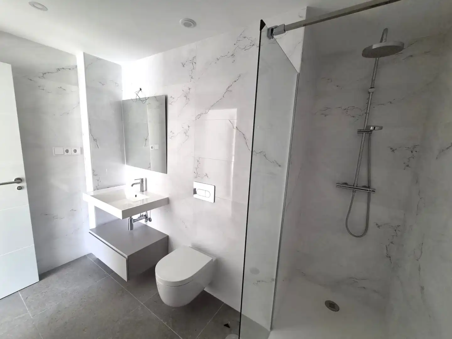 Piso de obra nueva con piscina en venta en Calle Colón 6, imagen 17