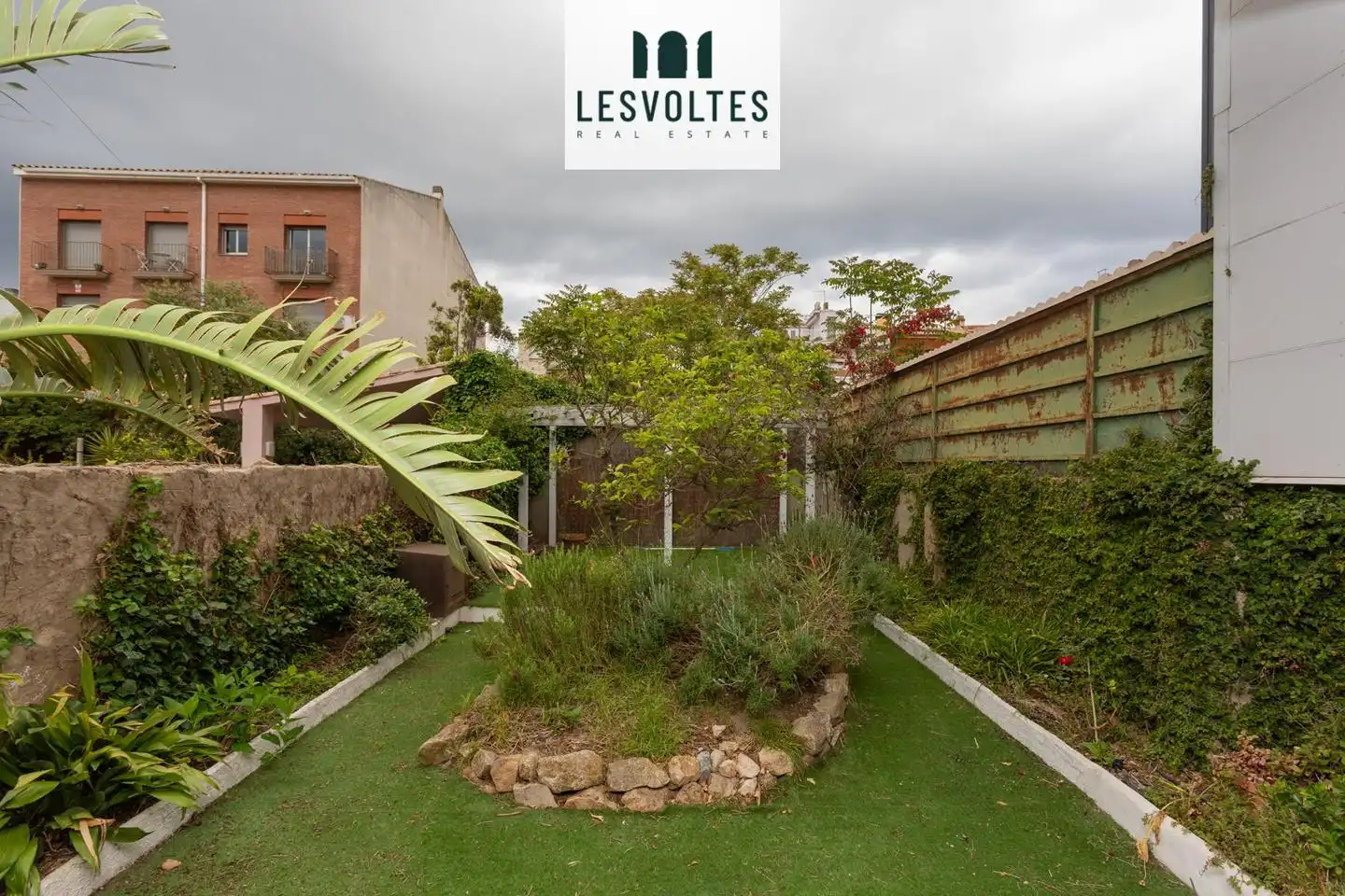 Appartamento con giardino in vendita a De Josep Mundet, imagen 16