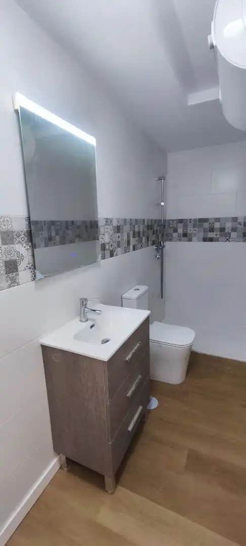 Baño de Piso de alquiler en Ocaña con Calefacción, Horno y Lavadora