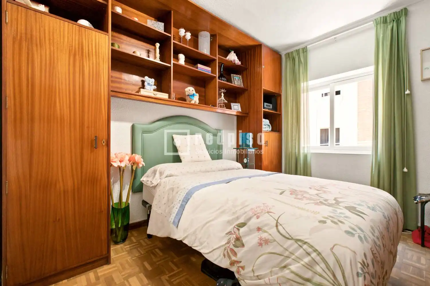 Bedroom of Flat for sale in Madrid  with Heating, Private garden and Parquet flooring