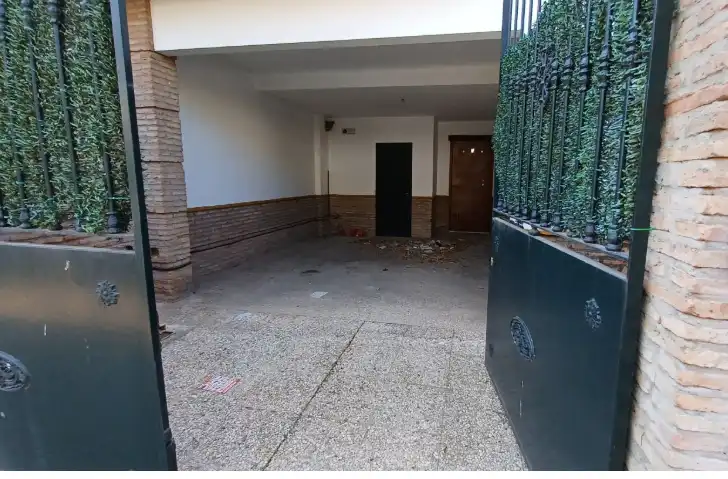 Parking de Casa o chalet en venta en Sevilla con Aire acondicionado y Balcón