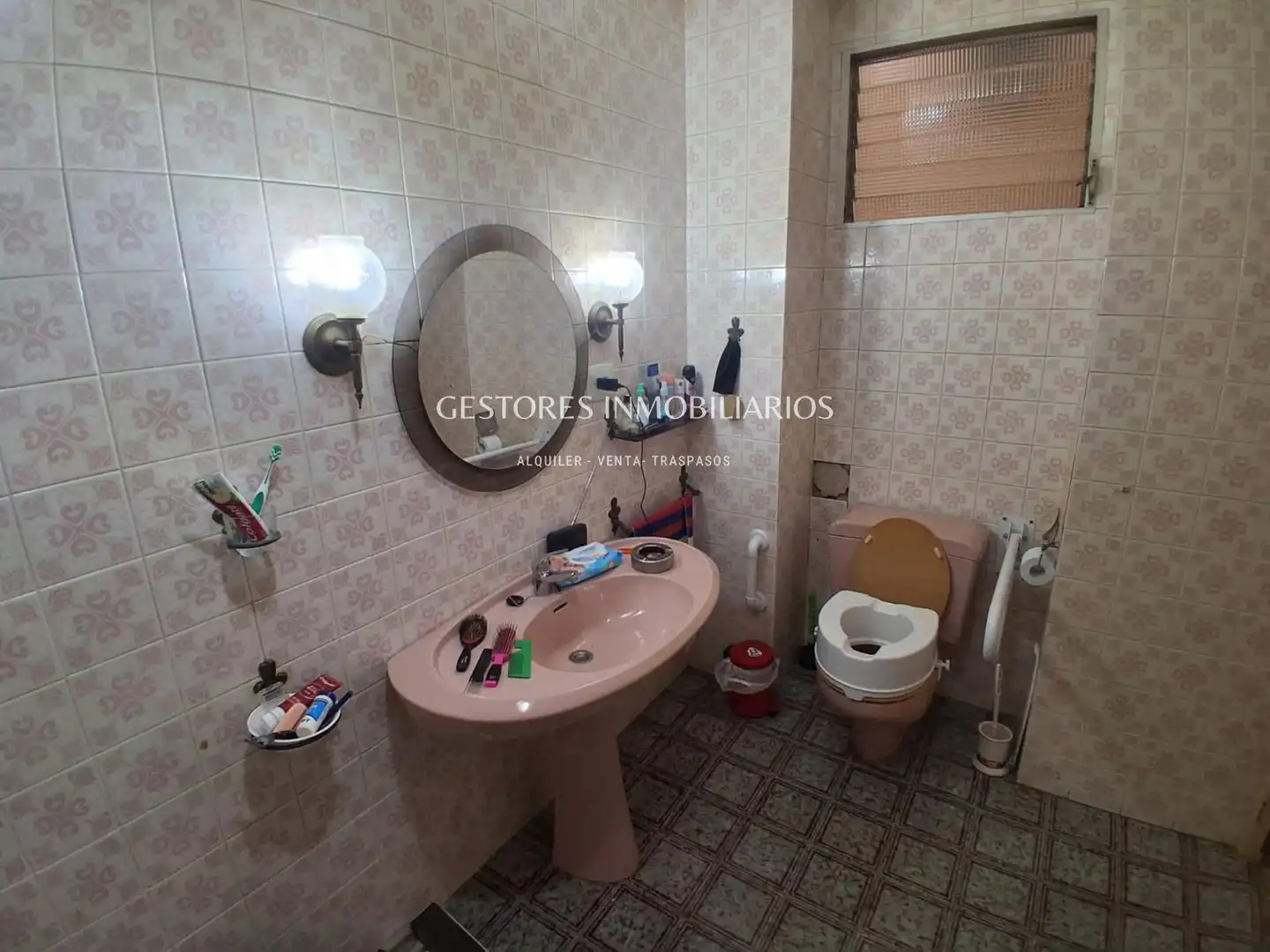 Bathroom of Flat for sale in Alcoy / Alcoi  with Air Conditioner and Terrace