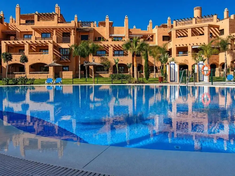 Piscina de Apartament de lloguer en Estepona amb Aire condicionat, Terrassa i Piscina
