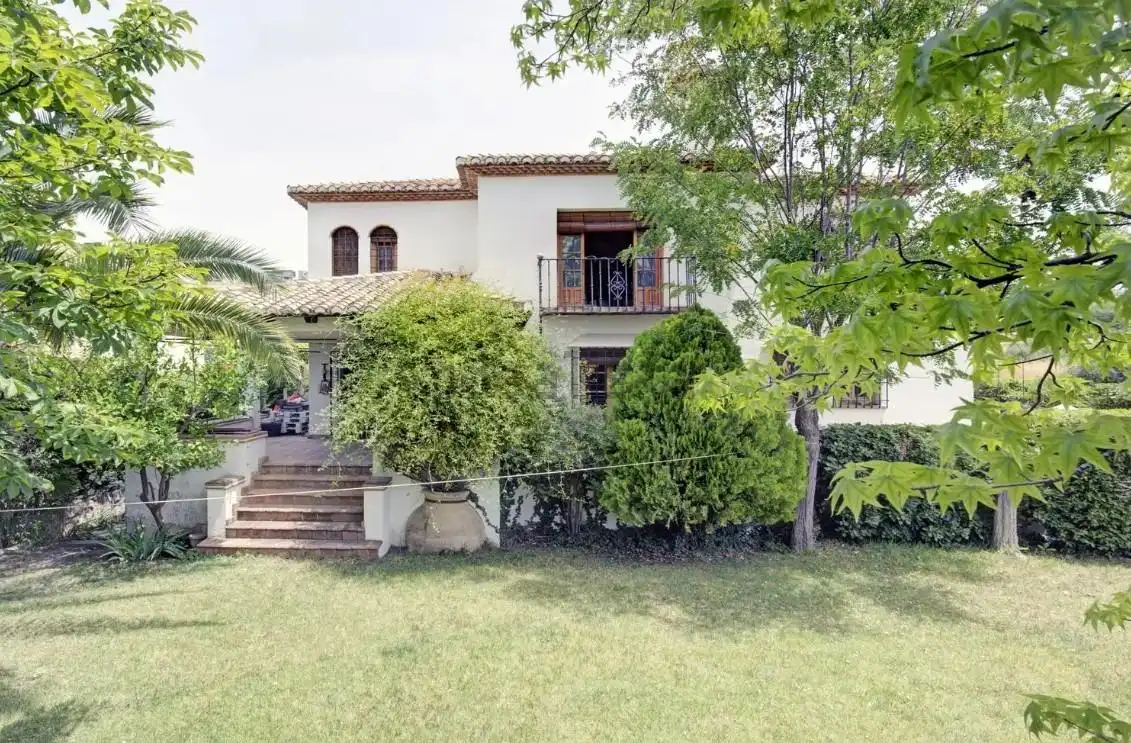 Vista exterior de Casa o chalet en venta en Granada con Jardín privado, Terraza y Balcón
