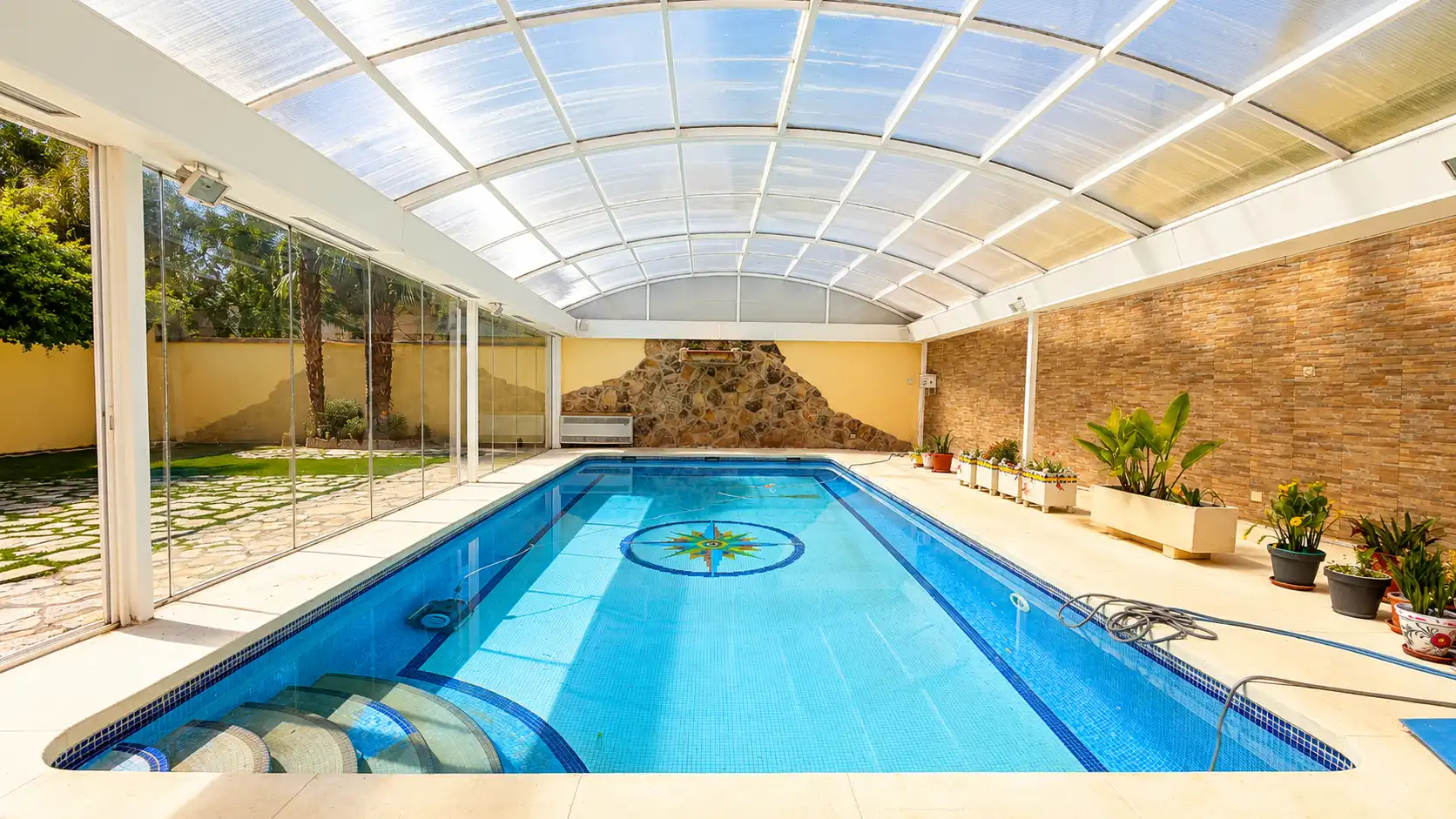 Swimming pool of Houses for sale in San Lorenzo de El Escorial  with Air Conditioner, Heating and Private garden