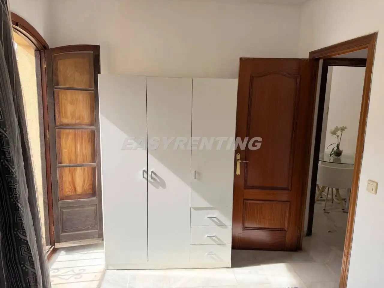 Dormitori de Apartament en venda en La Línea de la Concepción amb Terrassa, Traster i Moblat
