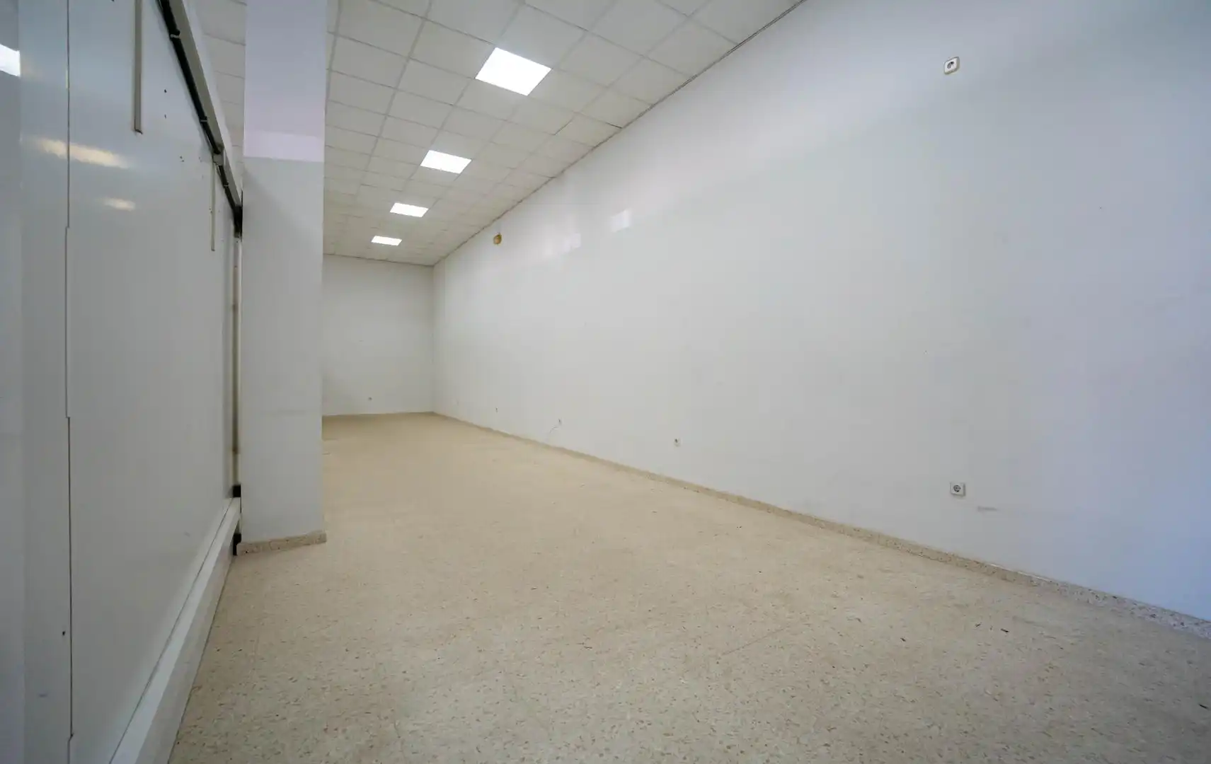 Business premises for sale in Avenida CONSTITUCION 38, imagen 25