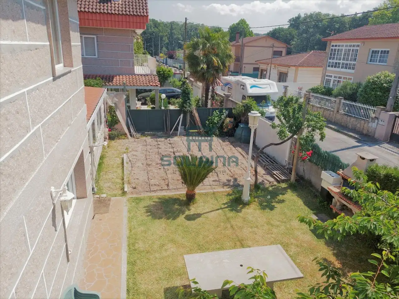 Jardí de Casa adosada en venda en San Cibrao das Viñas amb Calefacció, Jardí privat i Parquet