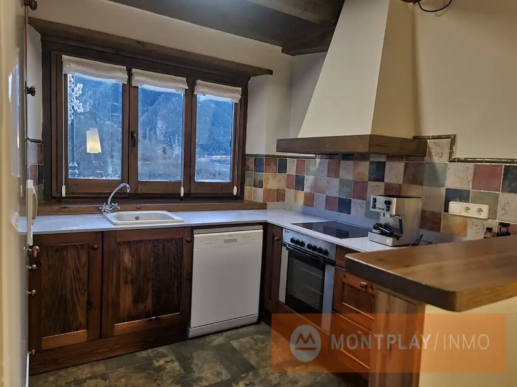 Cocina de Casa adosada en venta en Naut Aran