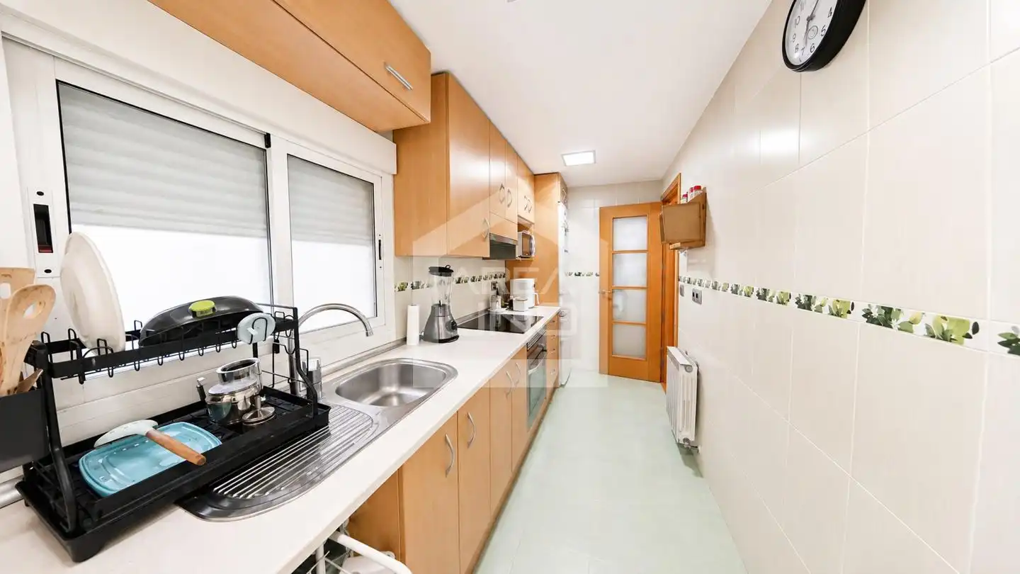 Kitchen of Flat for sale in Alcorcón  with Air Conditioner, Heating and Parquet flooring