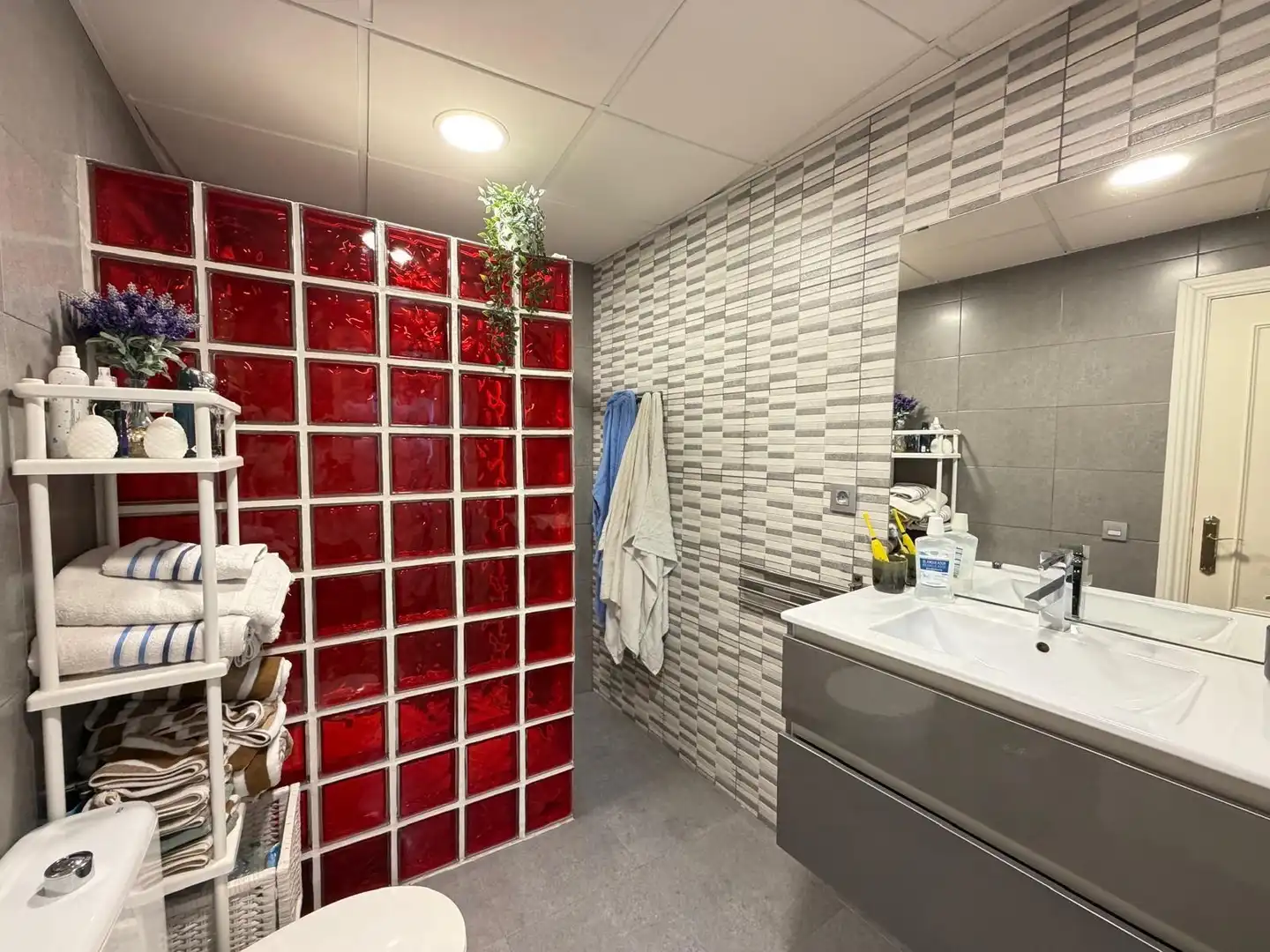 Baño de Piso en venta en Antequera con Calefacción y Terraza
