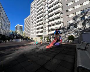 Vista exterior de Pis en venda en  Barcelona Capital amb Aire condicionat, Calefacció i Piscina comunitària