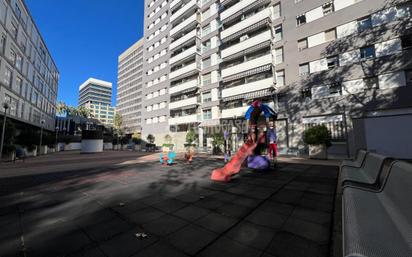 Exterior view of Flat for sale in  Barcelona Capital  with Air Conditioner, Heating and Community pool