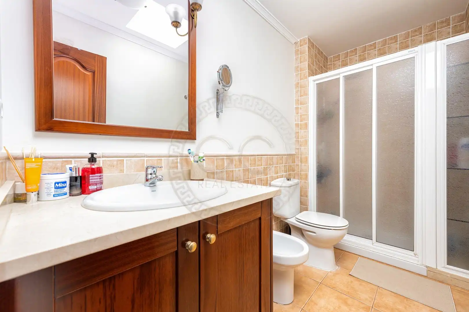 Baño de Casa adosada de alquiler en Mogán con Aire acondicionado, Jardín privado y Terraza