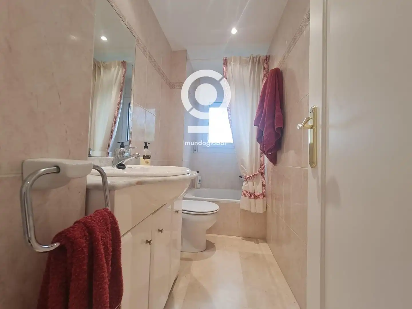 Baño de Piso en venta en Calafell con Terraza, Trastero y Piscina