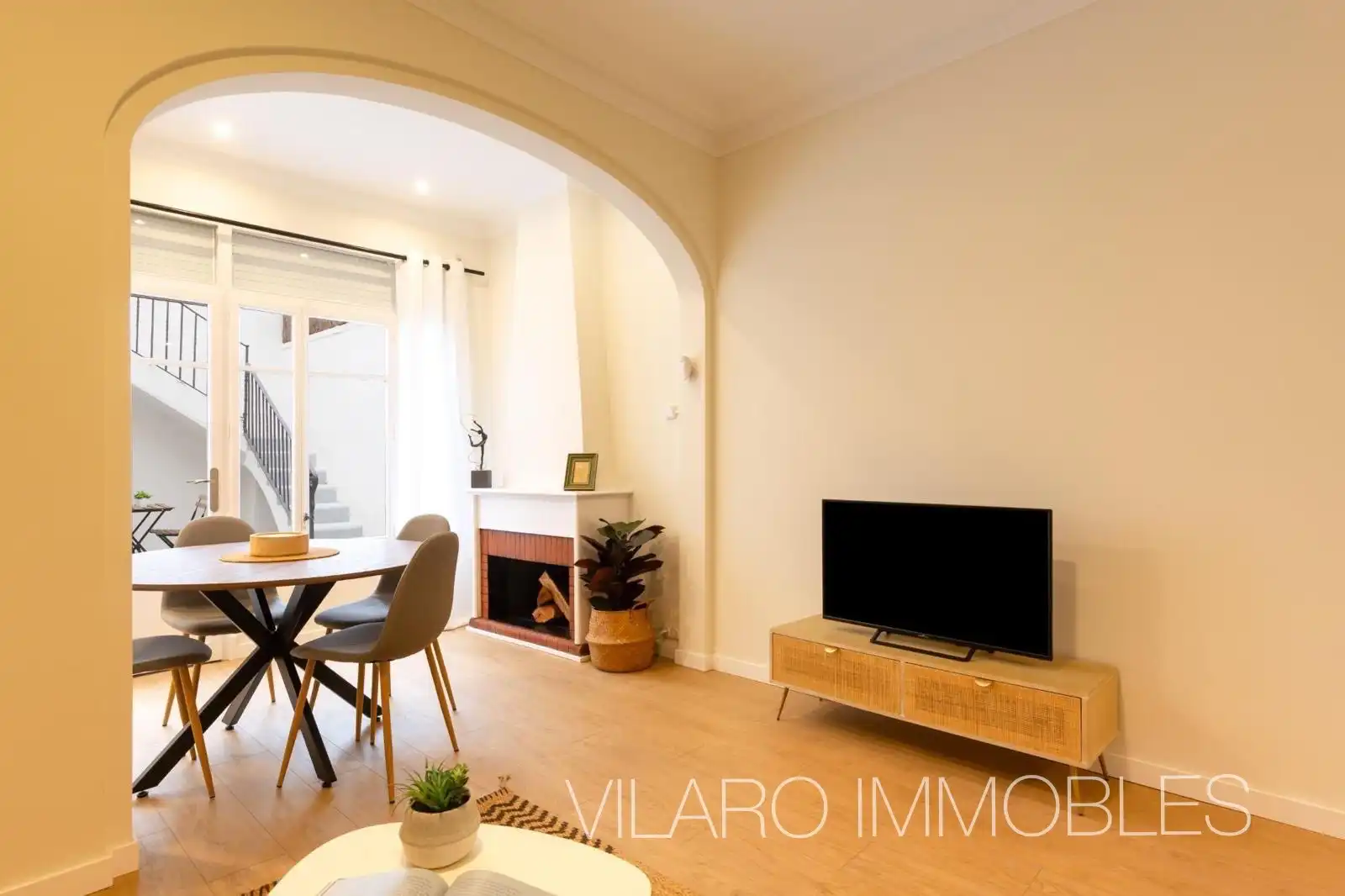 Sala d'estar de Casa adosada en venda en Terrassa amb Calefacció, Parquet i Terrassa