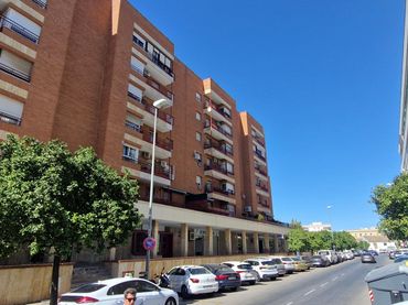 Appartamento con balcone in vendita a Calle Diego Fernández Herrera