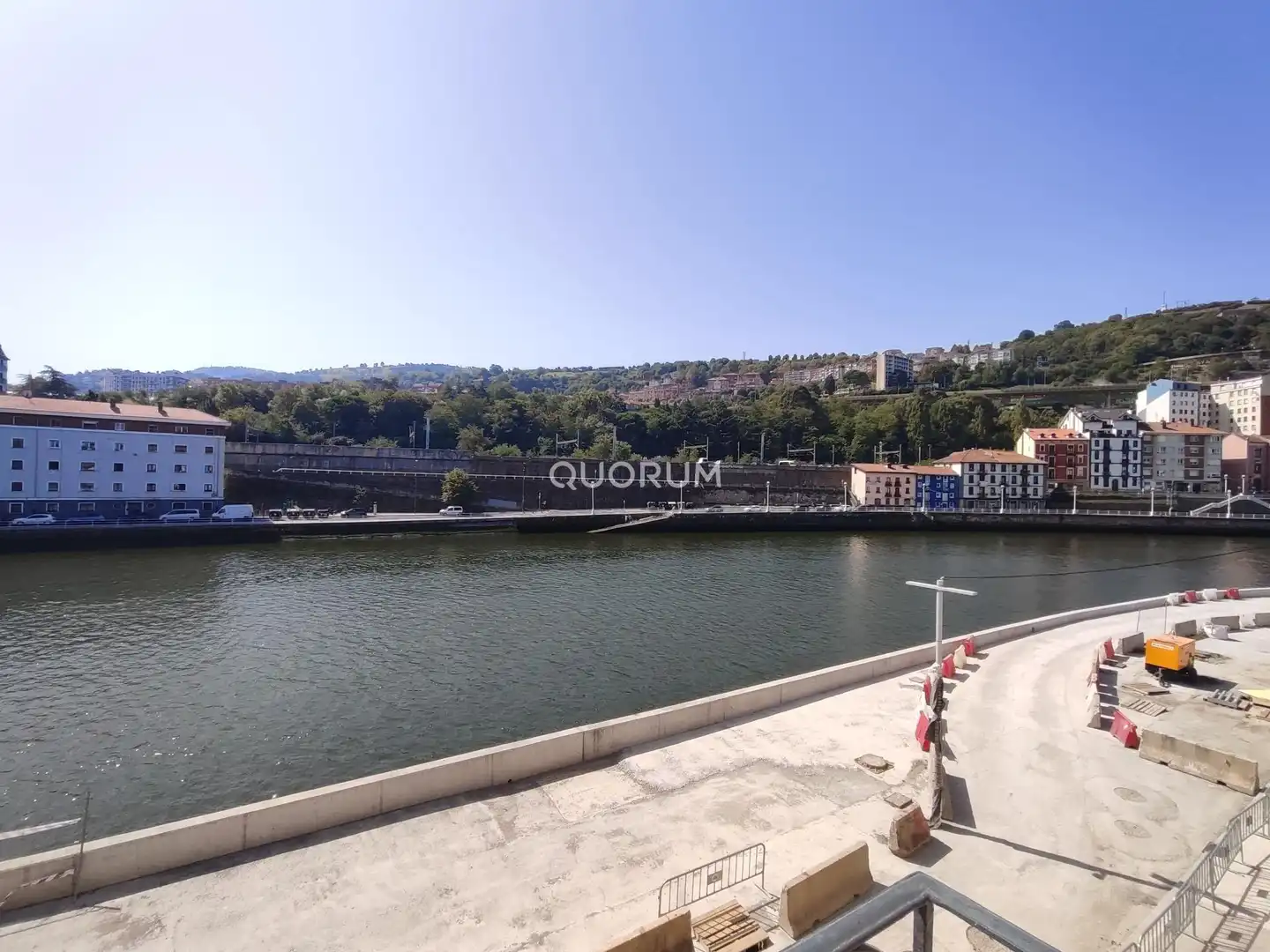Vista exterior de Pis de lloguer en Bilbao  amb Calefacció i Moblat
