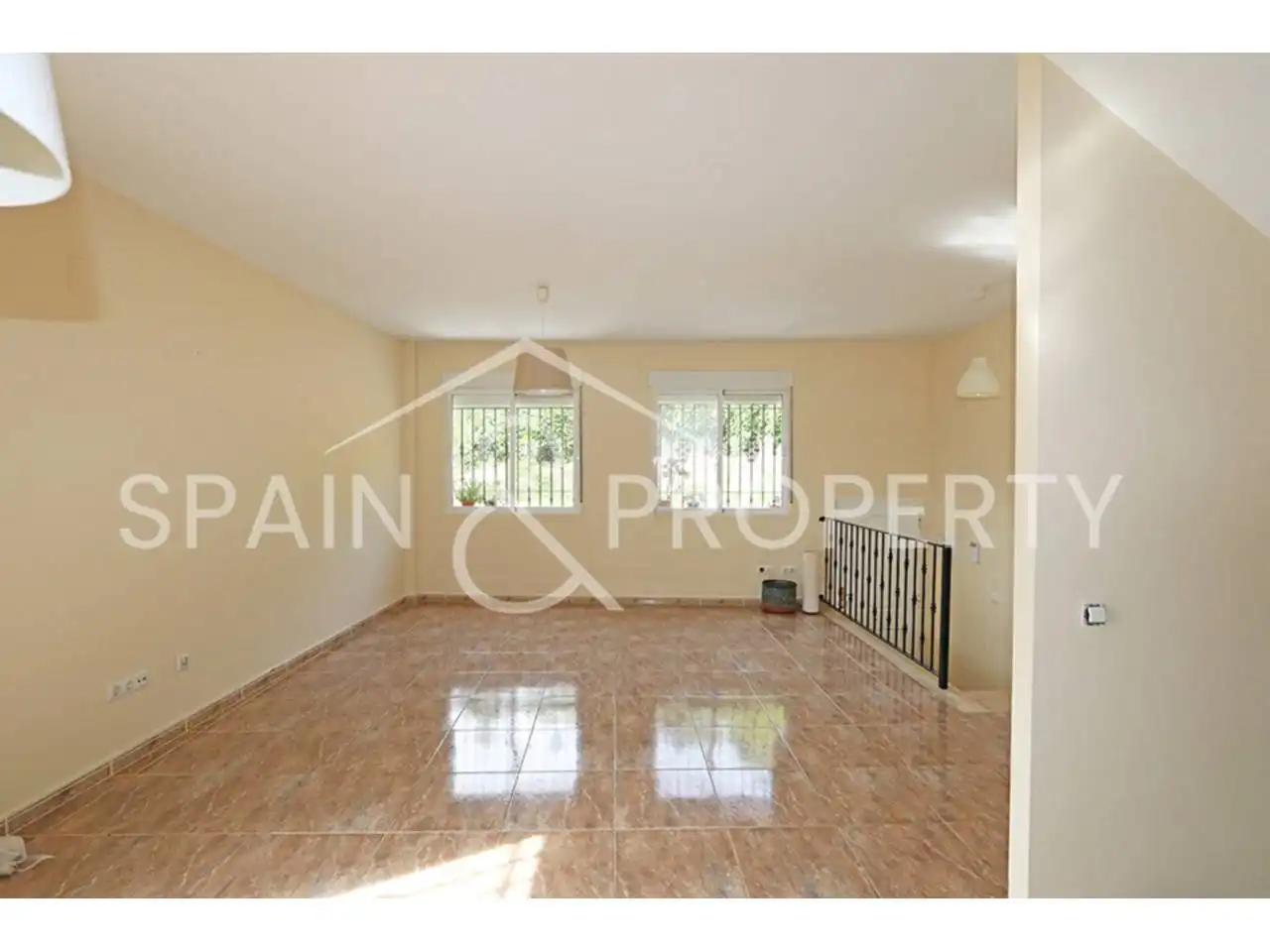 Casa adosada en venta en Montroi / Montroy