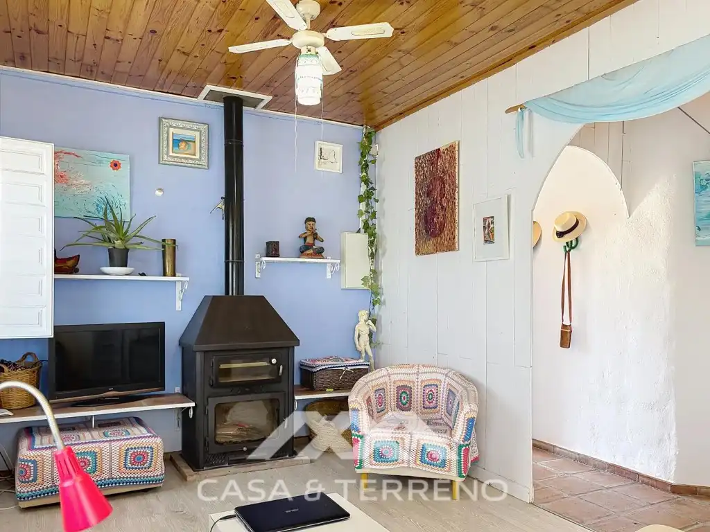 Sala d'estar de Casa o xalet en venda en Canillas de Aceituno amb Jardí privat, Terrassa i Piscina