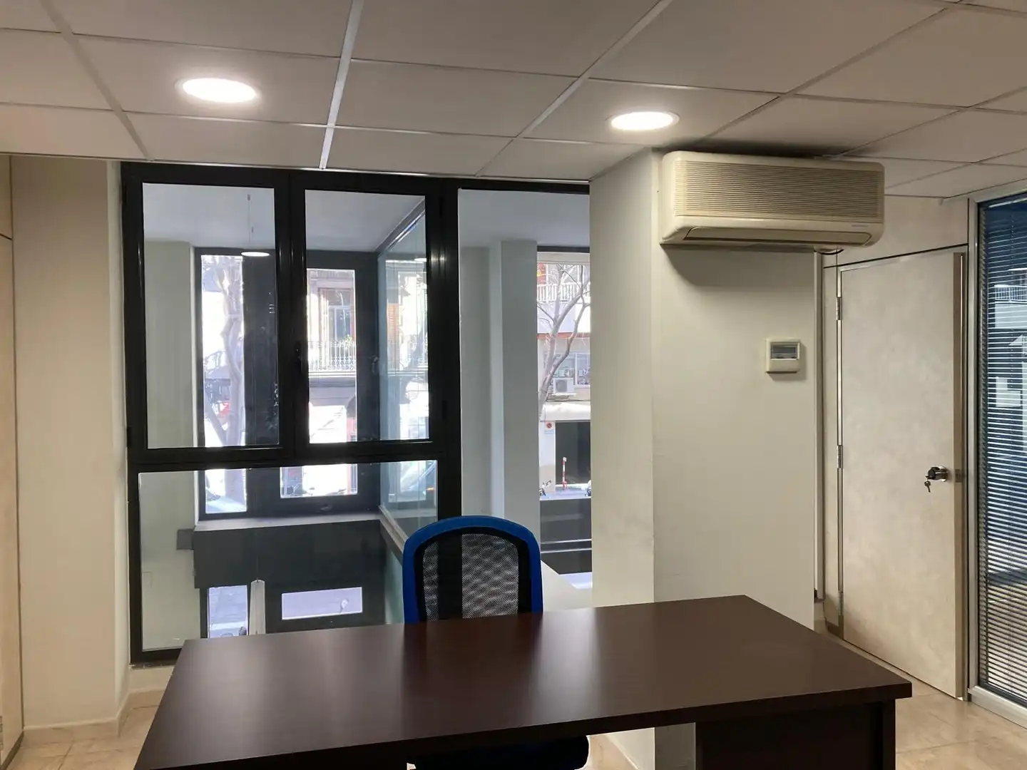 Commercial properties for sale in Barcelona  with Air Conditioner