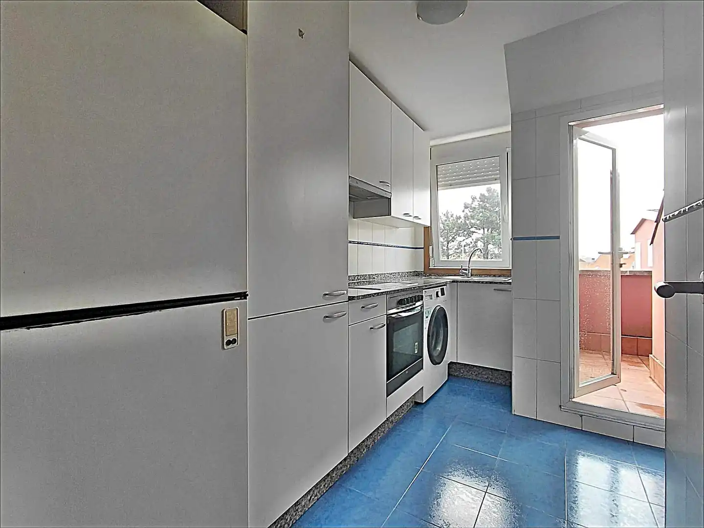 Cocina de Piso en venta en Vilagarcía de Arousa con Calefacción, Jardín privado y Terraza