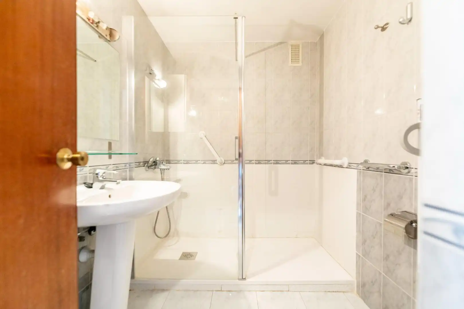 Baño de Piso en venta en Madrid con Calefacción