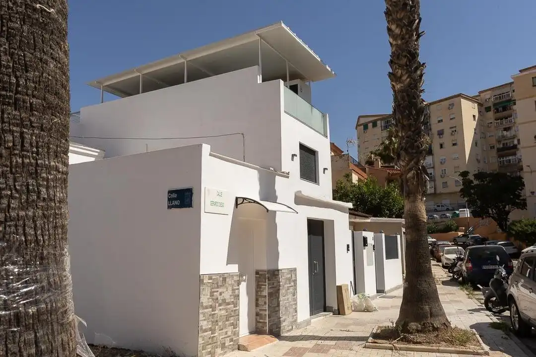 Vista exterior de Casa adosada en venta en Málaga con Aire acondicionado, Terraza y Amueblado