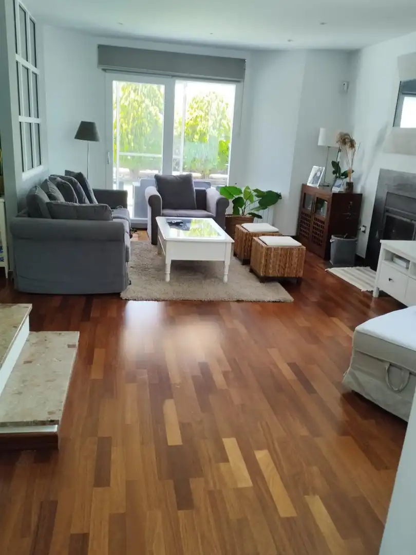 Living room of Houses for sale in Sevilla  with Private garden, Terrace and Balcony