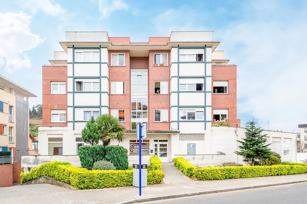 Exterior view of Garage for sale in Sopela