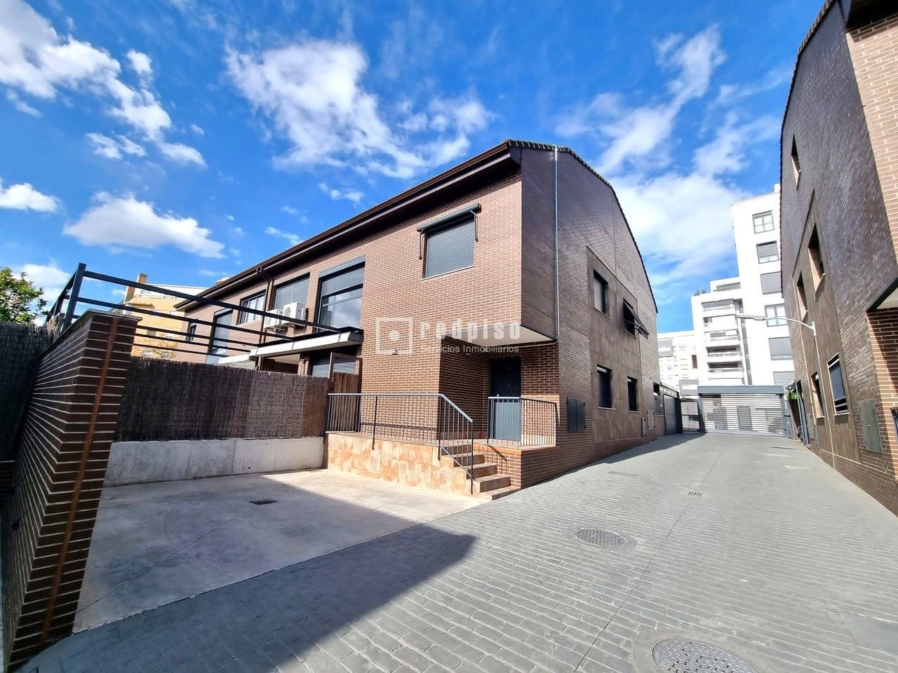 Vista exterior de Casa o xalet en venda en Rivas-Vaciamadrid amb Aire condicionat, Calefacció i Terrassa