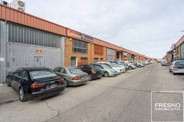 Nave industrial en Venta en Calle del Río Tormes, 9 en Polígono El Nogal - Malatones - Río de Janeiro