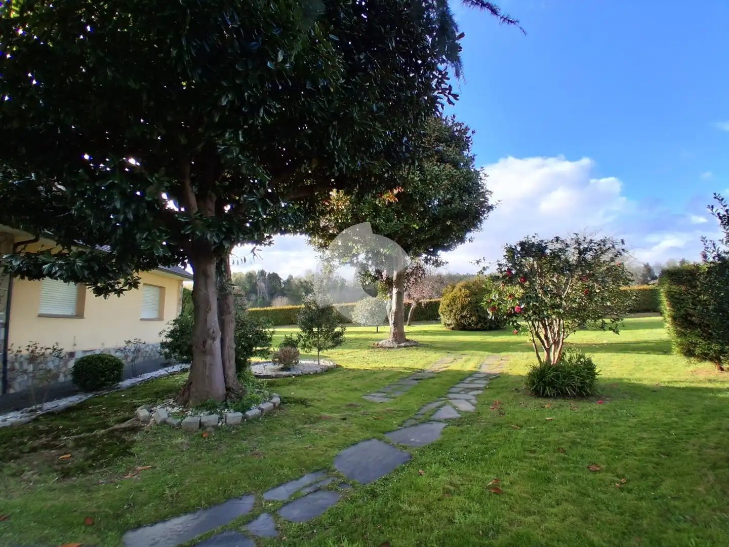 Jardí de Casa o xalet en venda en Abegondo amb Jardí privat i Traster