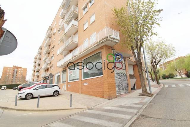 Local comercial en Alquiler en de Burgos en Casco Histórico