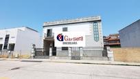 Vista exterior de Casa o xalet en venda en Talavera de la Reina amb Calefacció, Jardí privat i Terrassa