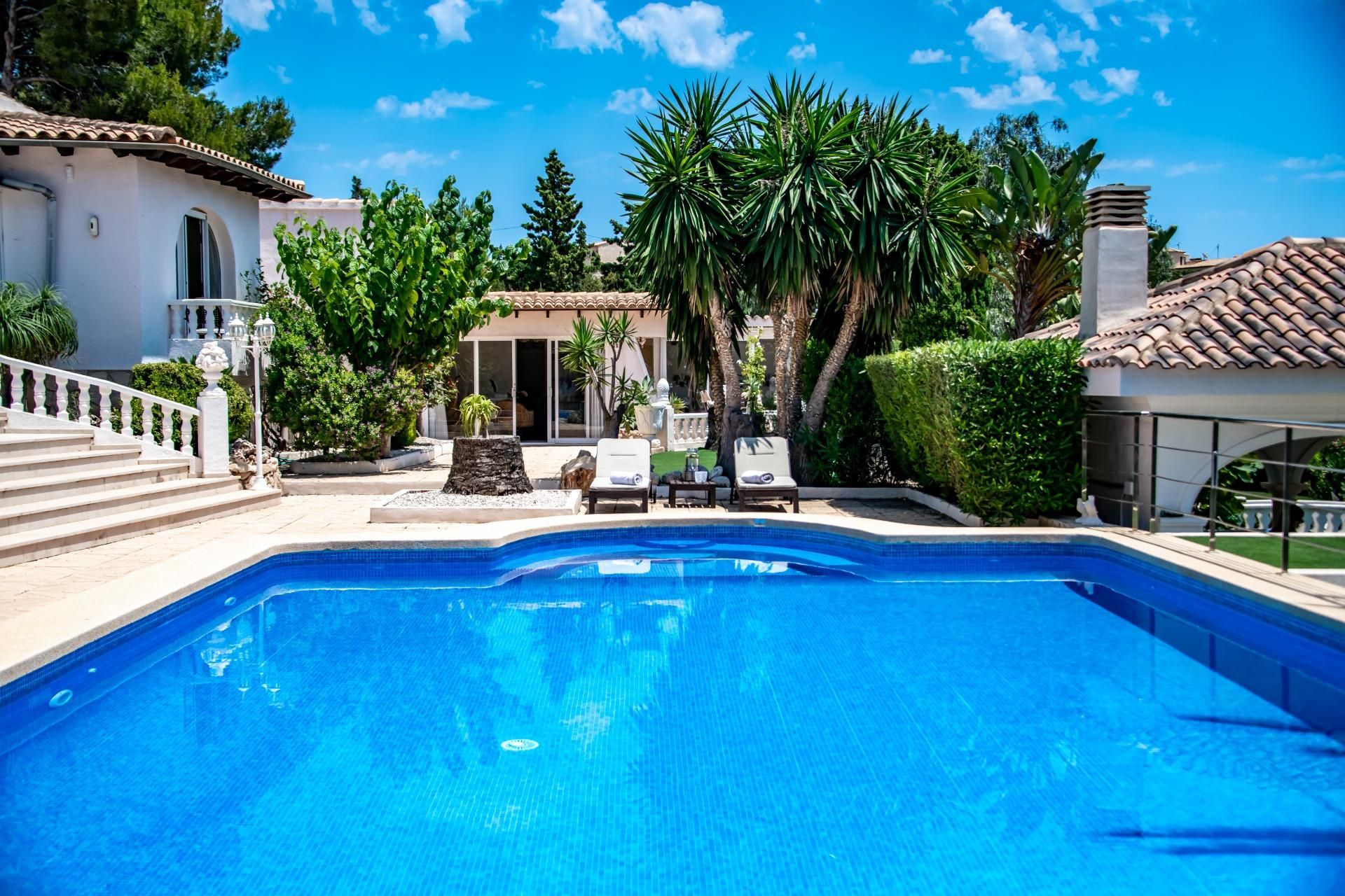 Piscina de Casa o xalet en venda en Calpe / Calp amb Aire condicionat, Calefacció i Jardí privat